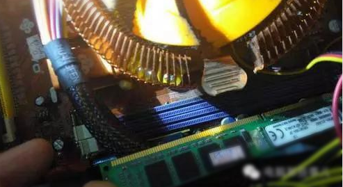 开机后黑屏 开机后黑屏